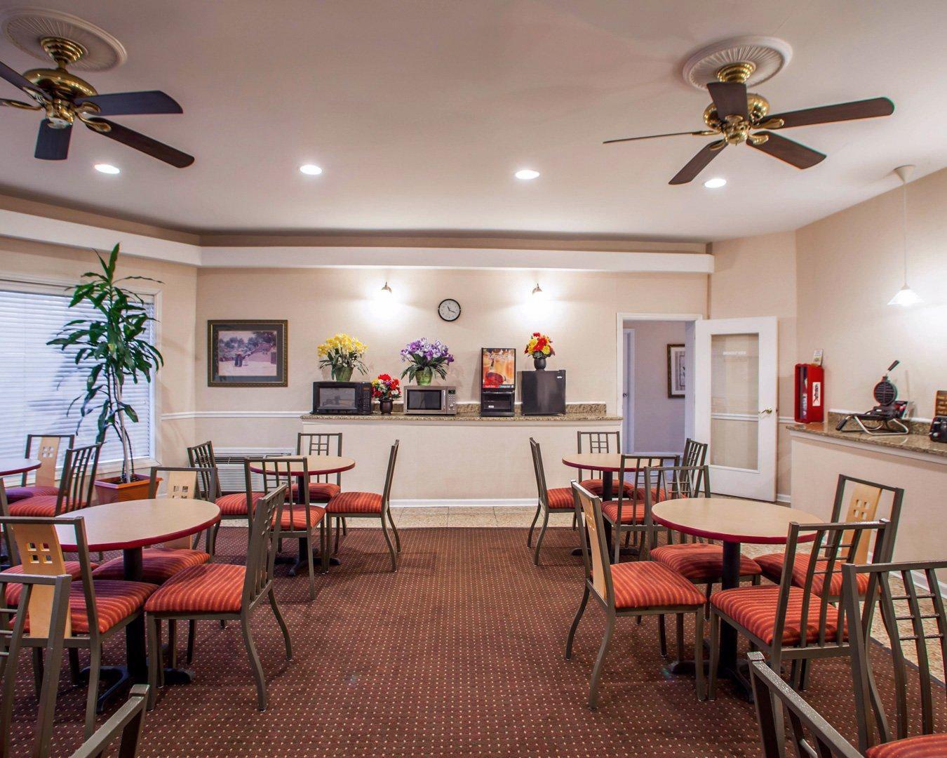 Rodeway Inn Lyons - La Grange Exterior foto